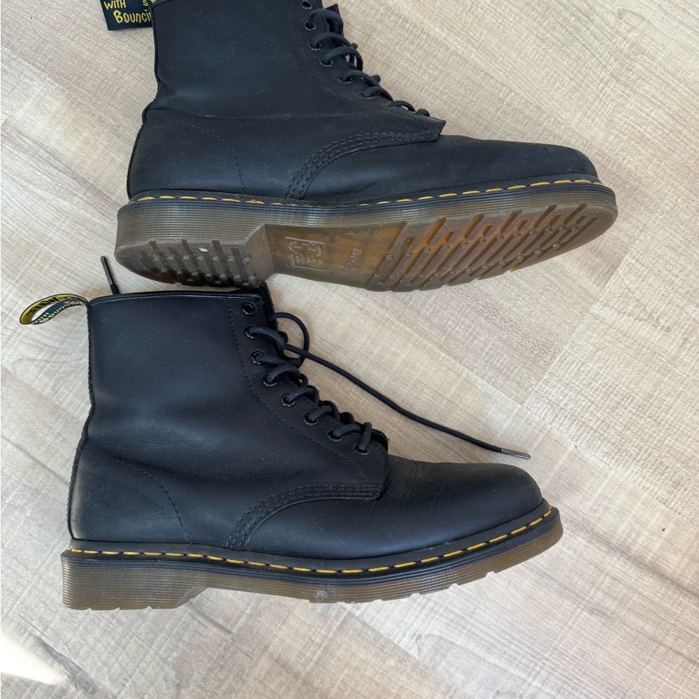 Classic Dr Martens black lace up